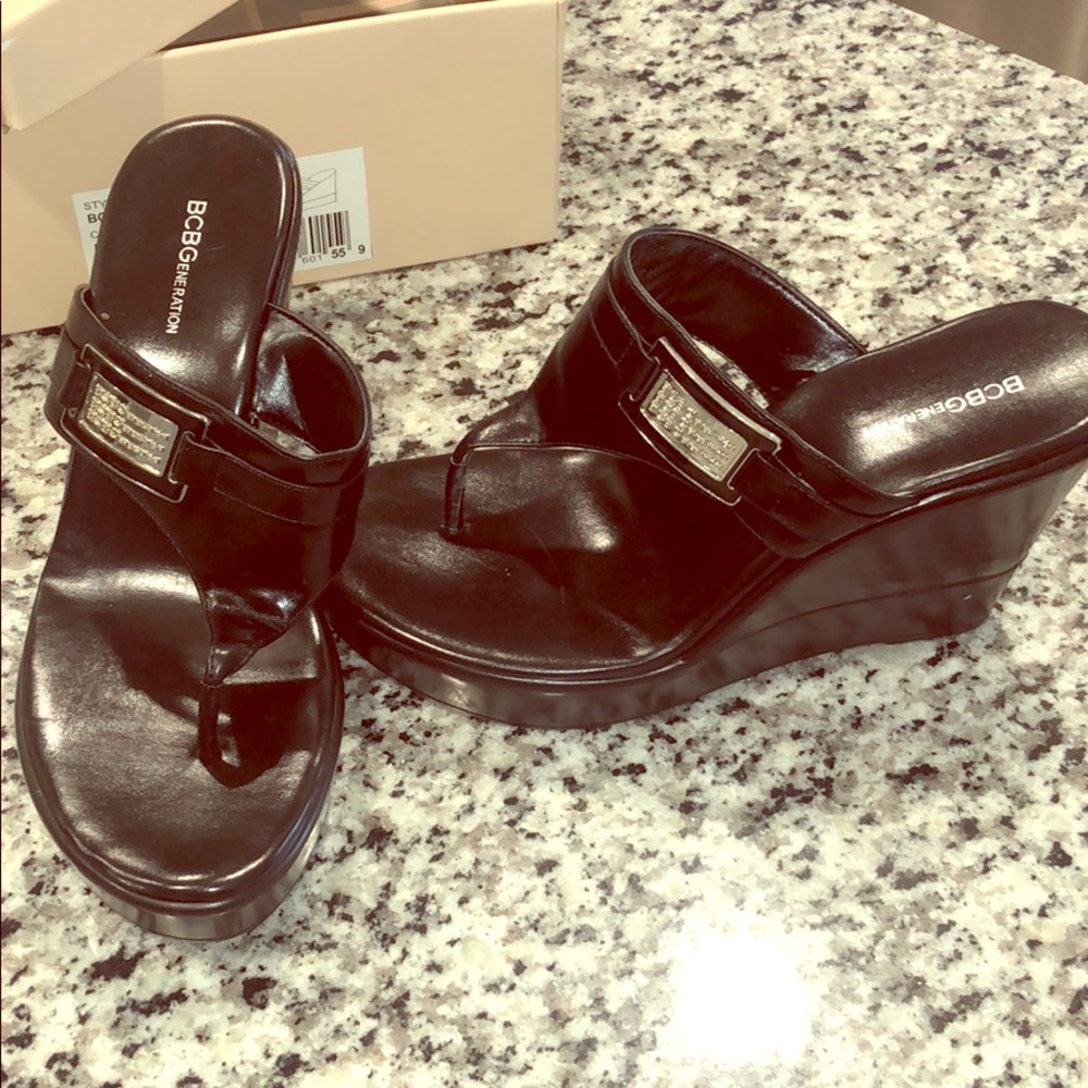 BCBG Black thong sandals